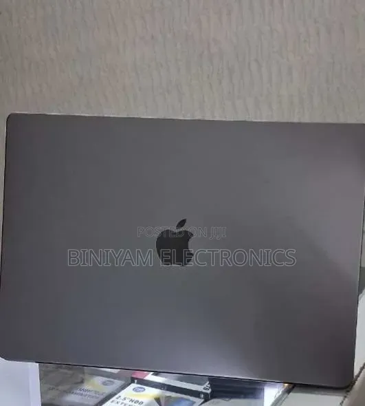 New Laptop Apple MacBook Pro M1 32GB Apple M1 Max SSD 1T