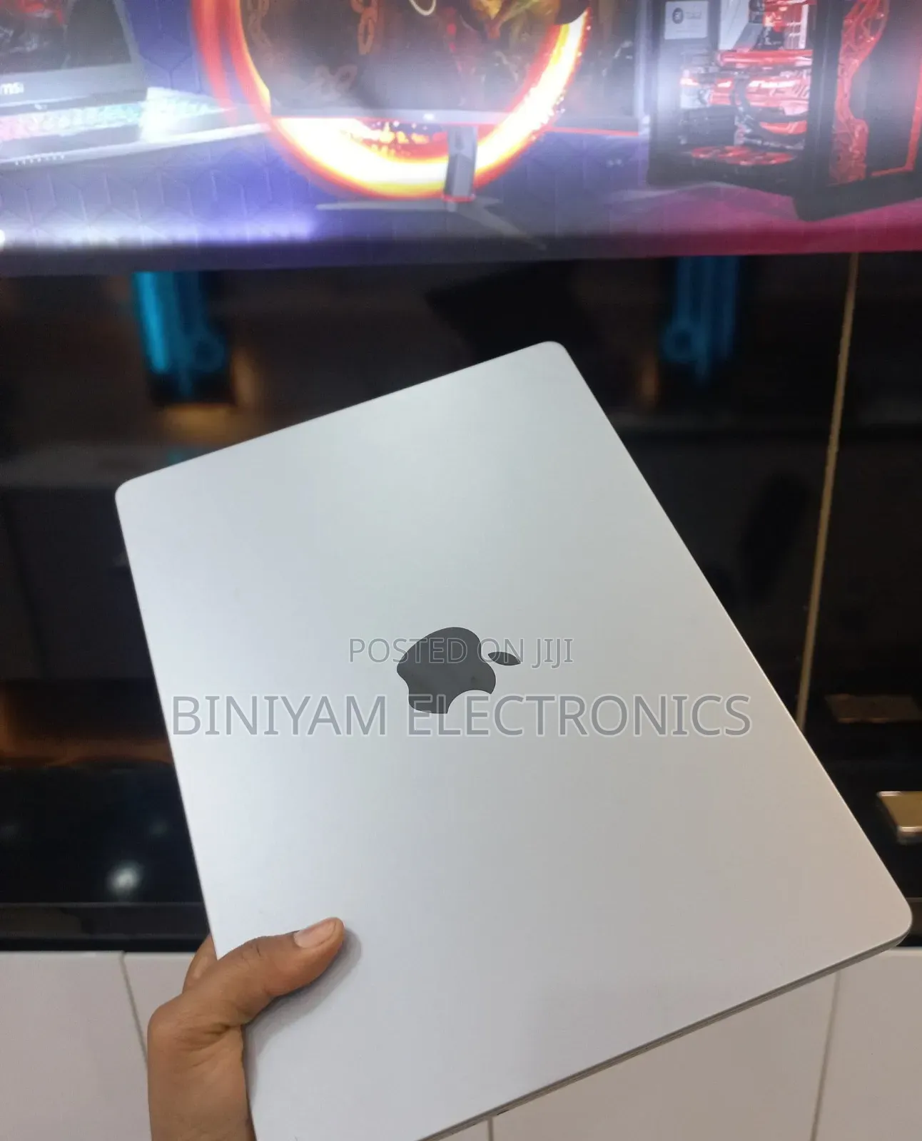 New Laptop Apple MacBook Pro 2021 M1 16GB Apple M1 Pro SSD 512GB
