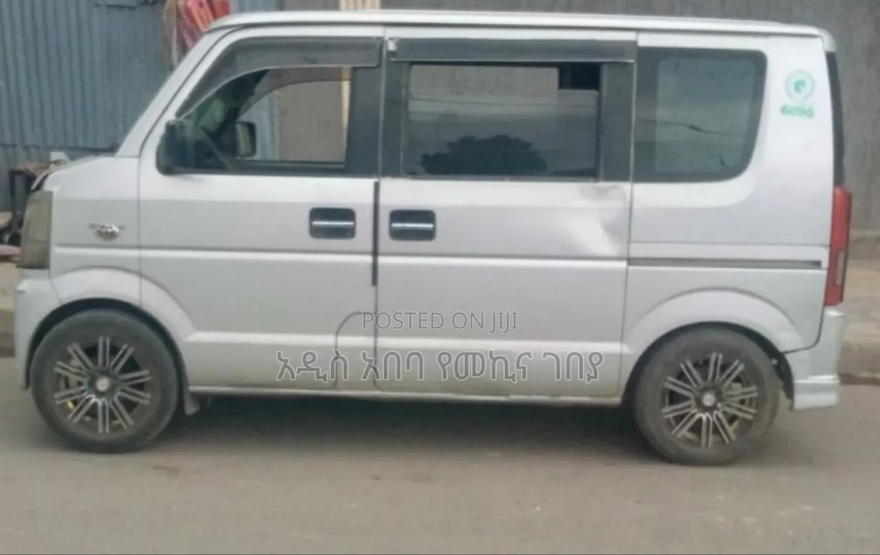 Suzuki Every Wagon 2012 Silver