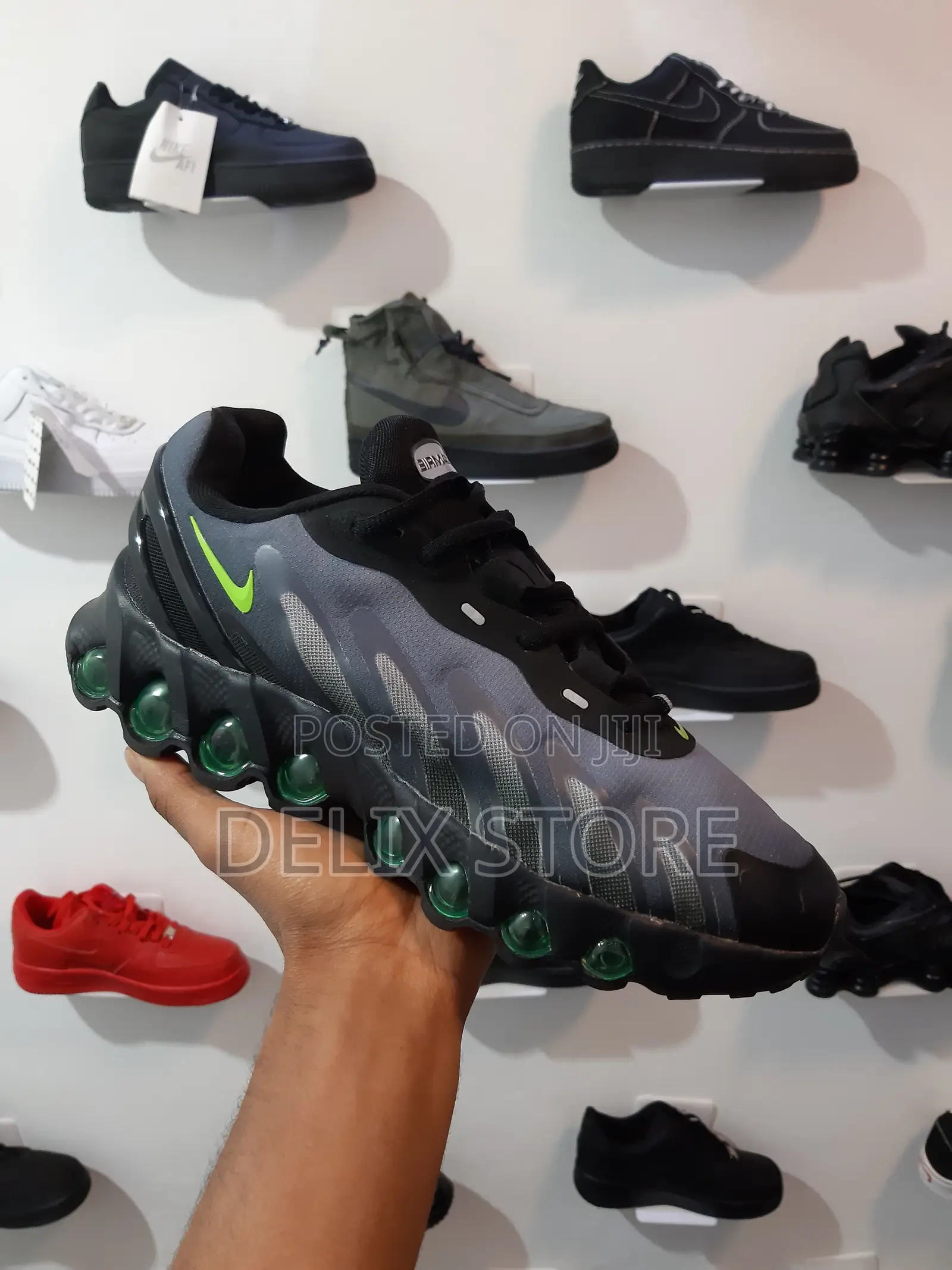 Nike Dn8 Sneakers