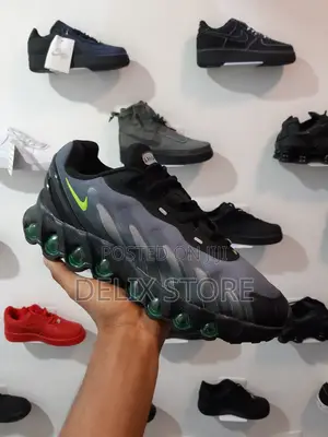 Nike Dn8 Sneakers