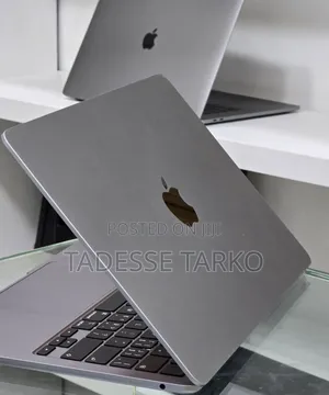 New Laptop Apple MacBook Air 2022 M2 8GB Apple M2 SSD 256GB