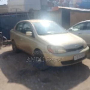 Toyota Platz 1.0 FWD 2002 Gold