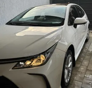 Toyota Corolla 2022 White