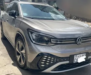 Volkswagen ID.6 2024 Gold