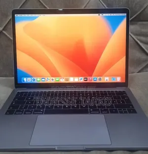 New Laptop Apple MacBook Pro 2017 16GB Intel Core i5 SSD 512GB