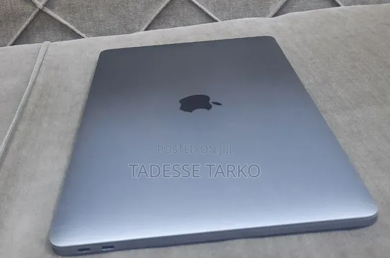 New Laptop Apple MacBook Pro 2017 16GB Intel Core i5 SSD 512GB