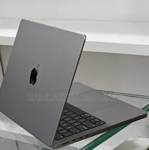 New Laptop Apple MacBook Pro 2023 M3 Pro 8GB Apple M3 Pro SSD 512GB