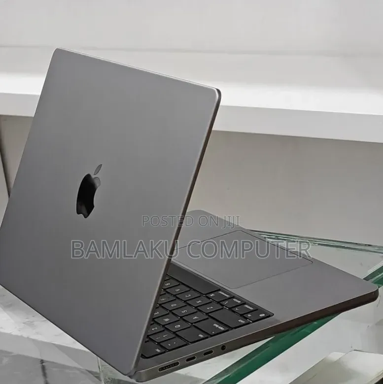 New Laptop Apple MacBook Pro 2023 M3 Pro 8GB Apple M3 Pro SSD 512GB