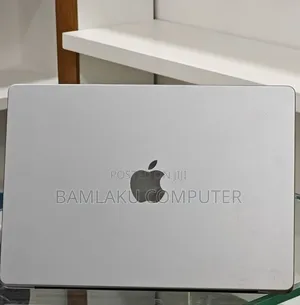 New Laptop Apple MacBook Pro 2023 M3 Pro 8GB Apple M3 Pro SSD 512GB