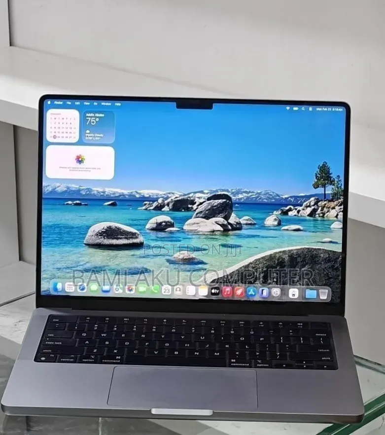 New Laptop Apple MacBook Pro 2023 M3 Pro 8GB Apple M3 Pro SSD 512GB