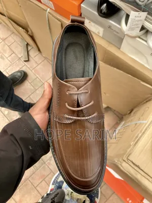 Men's Classic Brown Leather Dress Shoes •