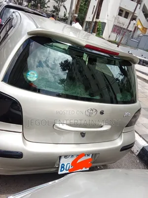 Toyota Vitz 2002 Beige