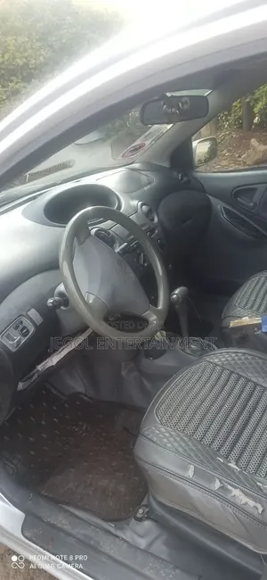 Toyota Vitz 2002 Beige