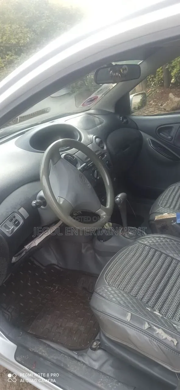 Toyota Vitz 2002 Beige