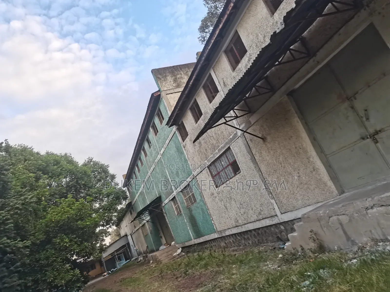 Warehouse and 10000 SQM