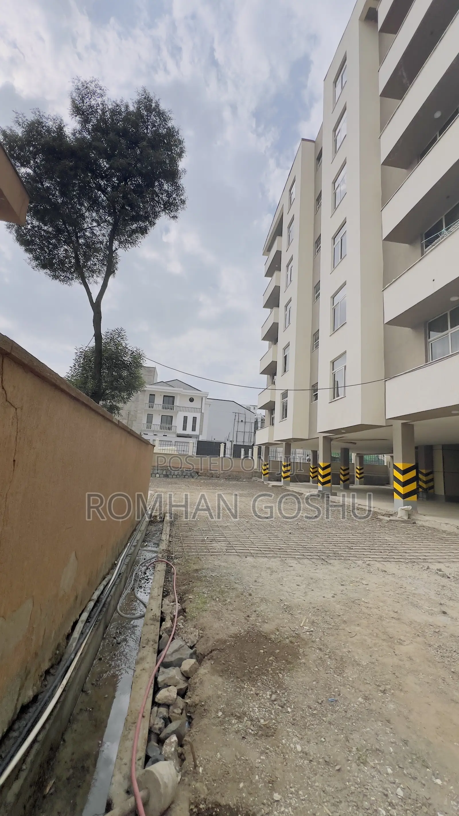 3bdrm Apartment in አምደሁን ሪል ስቴት, Nifas Silk-Lafto for sale