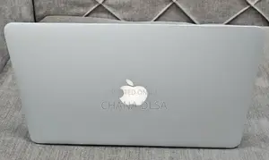 New Laptop Apple MacBook Pro 2015 8GB Intel Core i7 SSD 256GB