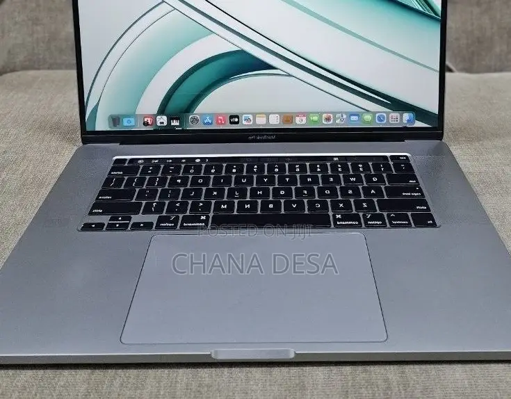 New Laptop Apple MacBook Pro 2019 32GB Intel Core i9 SSD 1T
