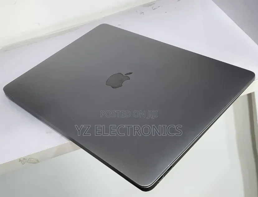 New Laptop Apple MacBook Pro 2020 M1 8GB Intel Core i5 SSD 256GB
