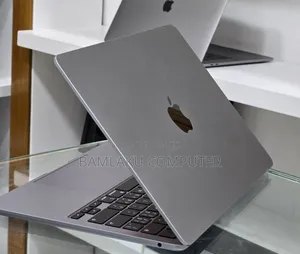 New Laptop Apple MacBook Air 2022 M2 8GB Apple M2 SSD 256GB