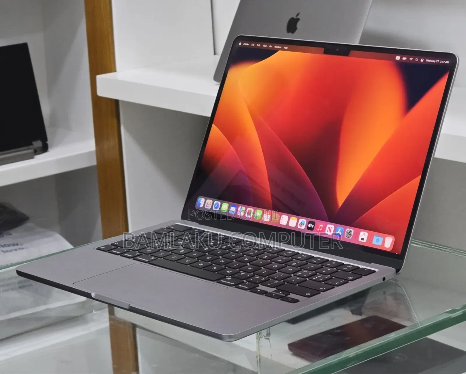 New Laptop Apple MacBook Air 2022 M2 8GB Apple M2 SSD 256GB
