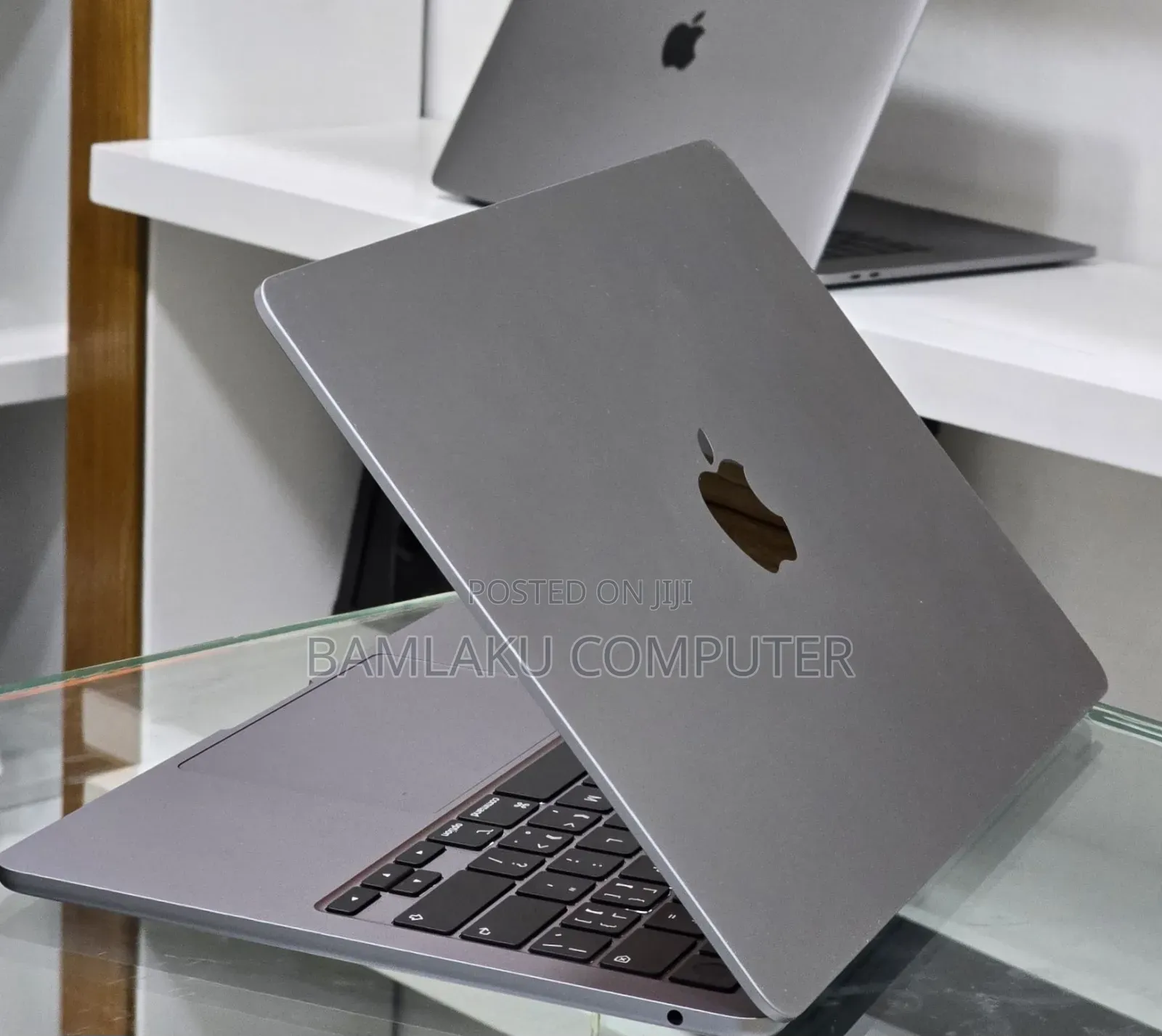 New Laptop Apple MacBook Air 2022 M2 8GB Apple M2 SSD 256GB