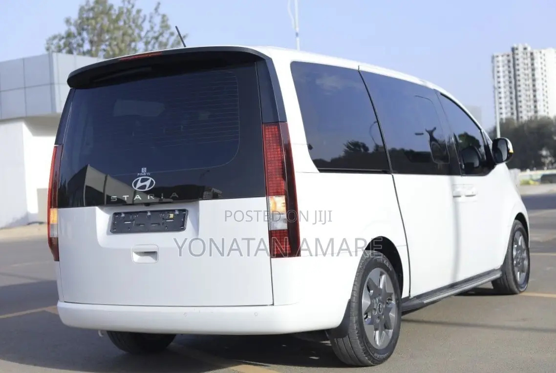 New Hyundai Staria 2023 White
