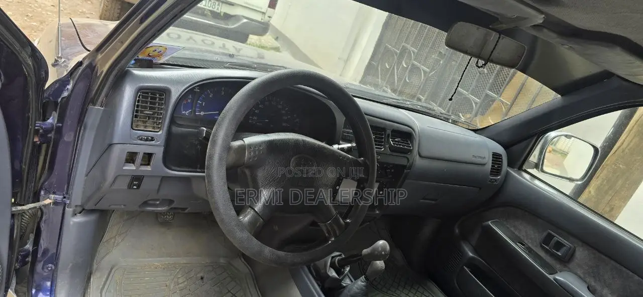 Toyota Hilux 2002 Purple