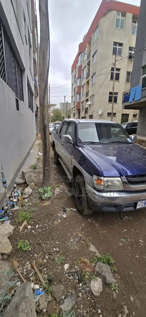Toyota Hilux 2002 Purple