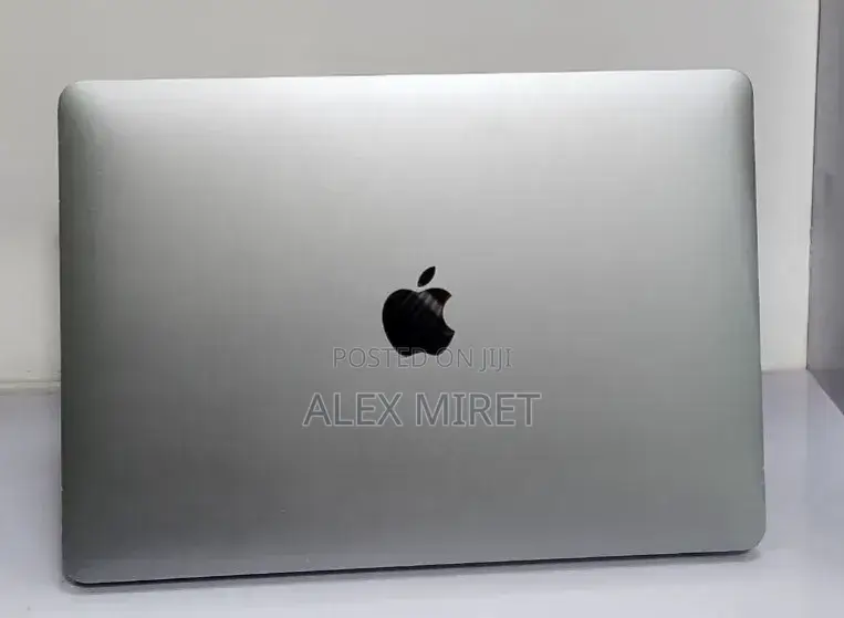 New Laptop Apple MacBook Air 8GB Apple M1 SSD 256GB