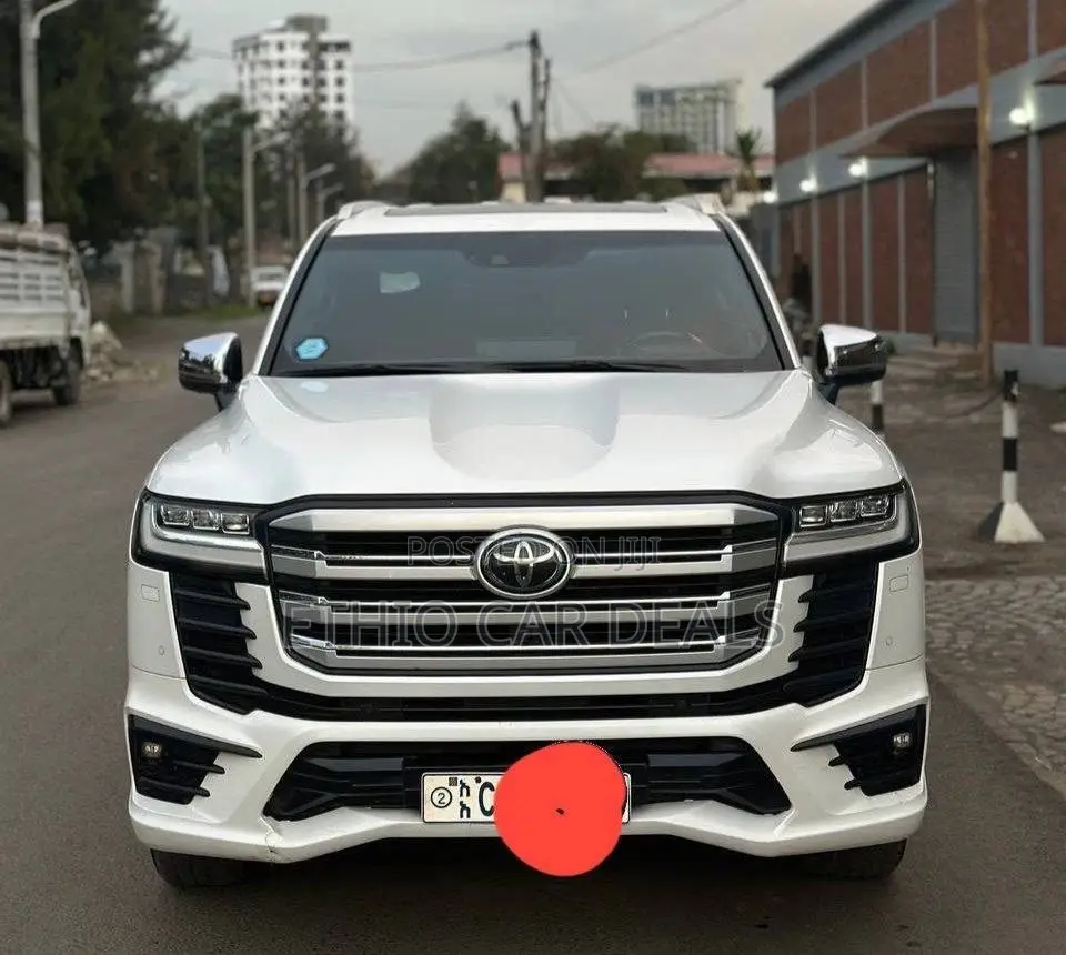 Toyota Land Cruiser 2023 White