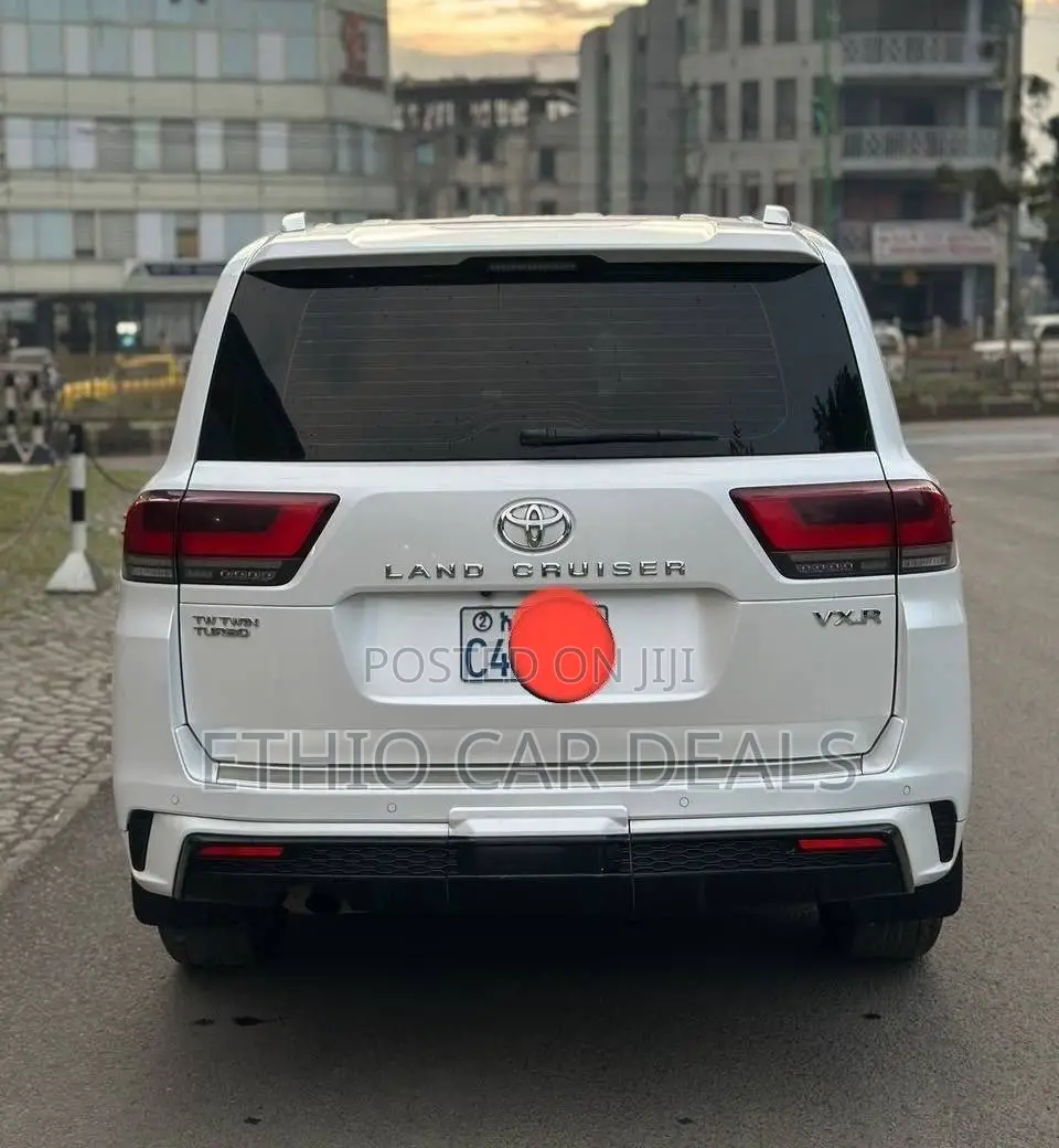 Toyota Land Cruiser 2023 White