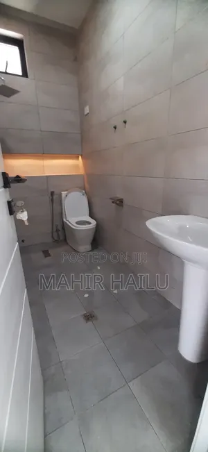 7bdrm House in Real, Bole for rent