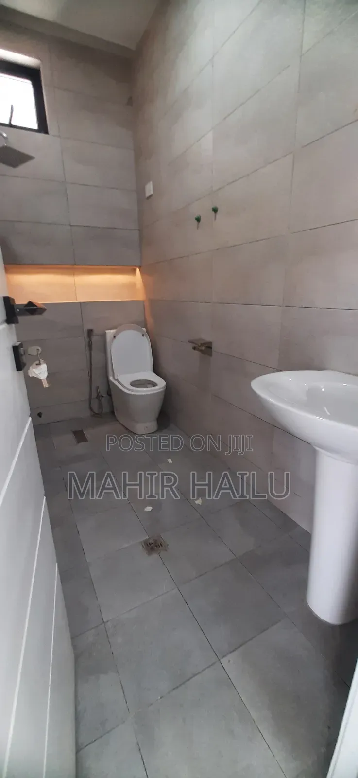 7bdrm House in Real, Bole for rent
