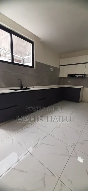 7bdrm House in Real, Bole for rent
