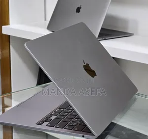 New Laptop Apple MacBook Air 2022 M2 8GB Apple M2 SSD 256GB