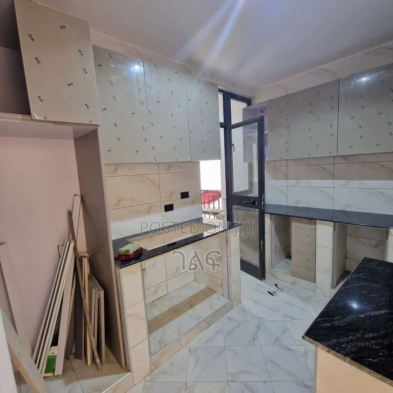 2bdrm Apartment in ለቡ : ጀርመን አደባባይ -, Bole for sale