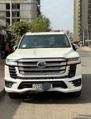 Toyota Land Cruiser 2022 White