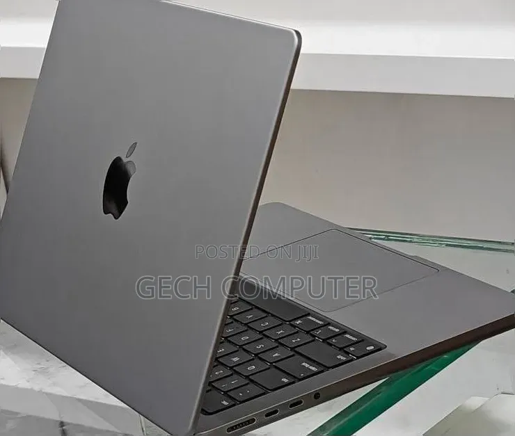 New Laptop Apple MacBook Pro M1 8GB Intel Core i7 SSD 512GB