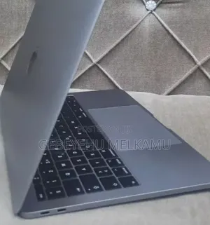 New Laptop Apple MacBook Pro 2017 16GB Intel Core i5 SSD 512GB