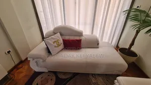 ሙሉ የቤት እቃ የውጭ ሶፋ እና ጠረጴዛ