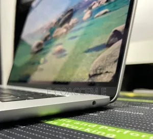 New Laptop Apple MacBook Air 2025 M4 15-inch 24GB SSD 512GB