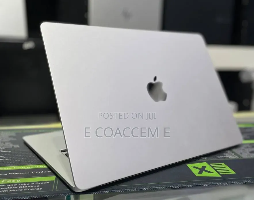 New Laptop Apple MacBook Air 2025 M4 15-inch 24GB SSD 512GB