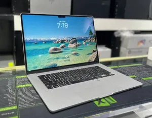 New Laptop Apple MacBook Air 2025 M4 15-inch 24GB SSD 512GB