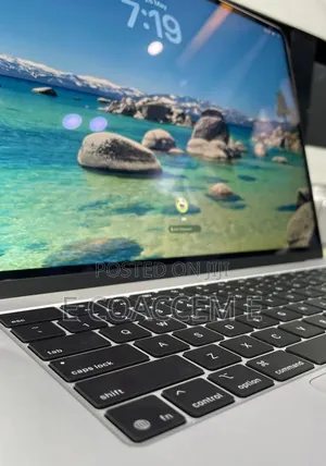 New Laptop Apple MacBook Air 2025 M4 15-inch 24GB SSD 512GB