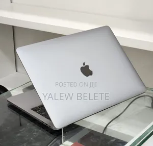 New Laptop Apple MacBook Pro 16GB Intel Core i7 SSD 256GB