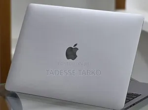 New Laptop Apple MacBook Pro 2017 16GB Intel Core i7 SSD 256GB