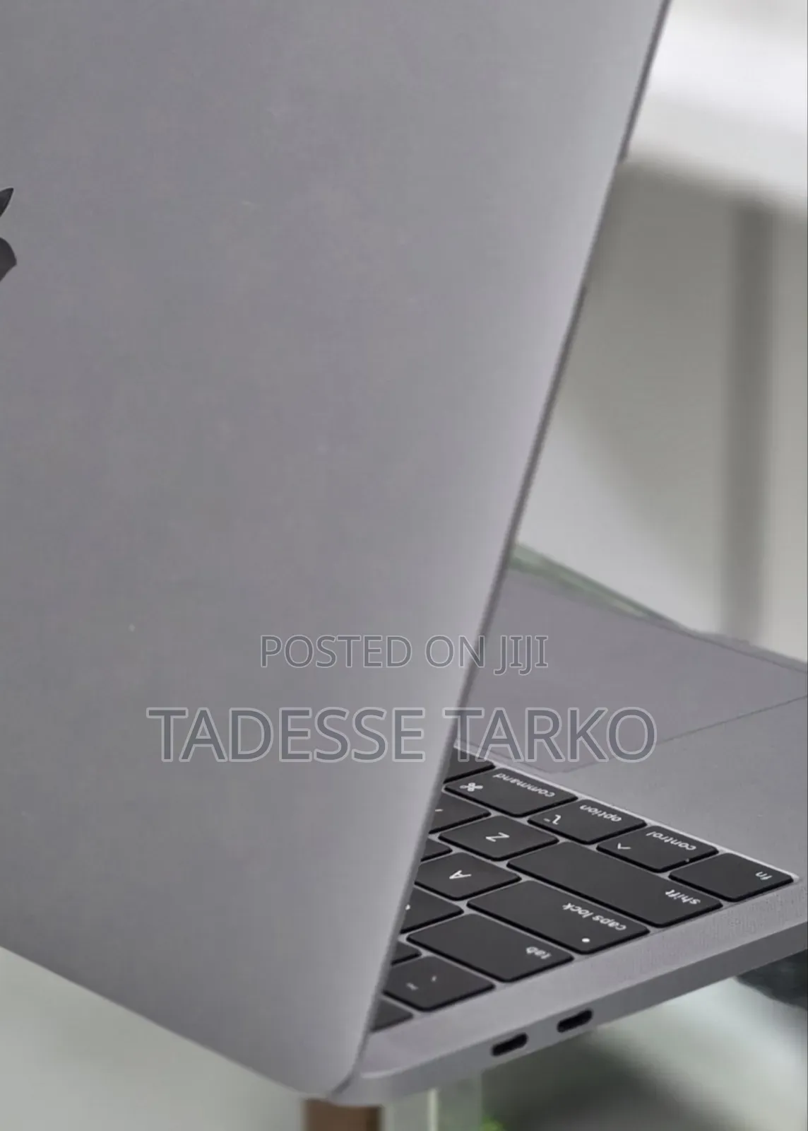New Laptop Apple MacBook Pro 2017 16GB Intel Core i7 SSD 256GB