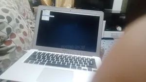 Laptop Apple MacBook Air 2014 4GB Intel Core i5 SSD 128GB